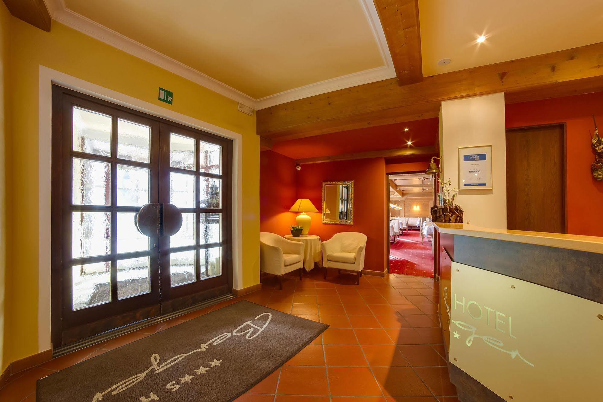Hotel Berger Superior Riva di Tures Ngoại thất bức ảnh