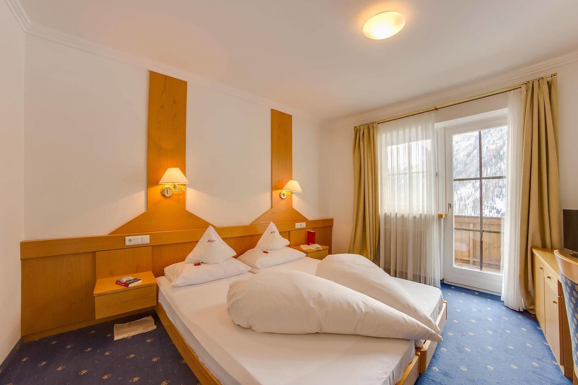 Hotel Berger Superior Riva di Tures Ngoại thất bức ảnh