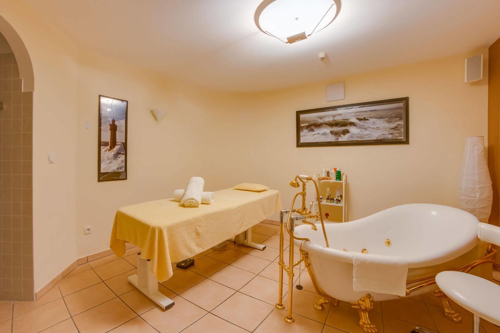 Hotel Berger Superior Riva di Tures Ngoại thất bức ảnh