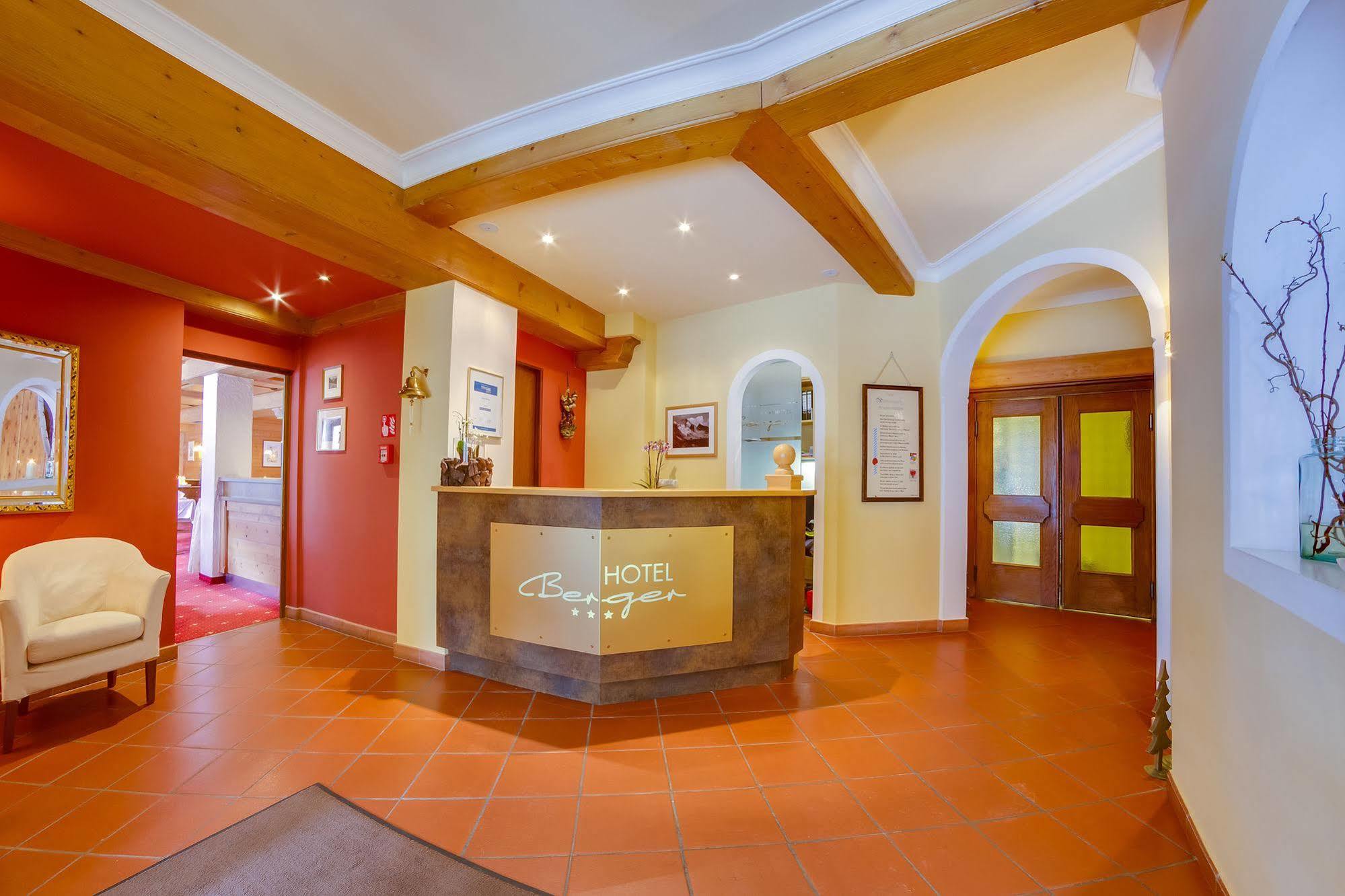 Hotel Berger Superior Riva di Tures Ngoại thất bức ảnh