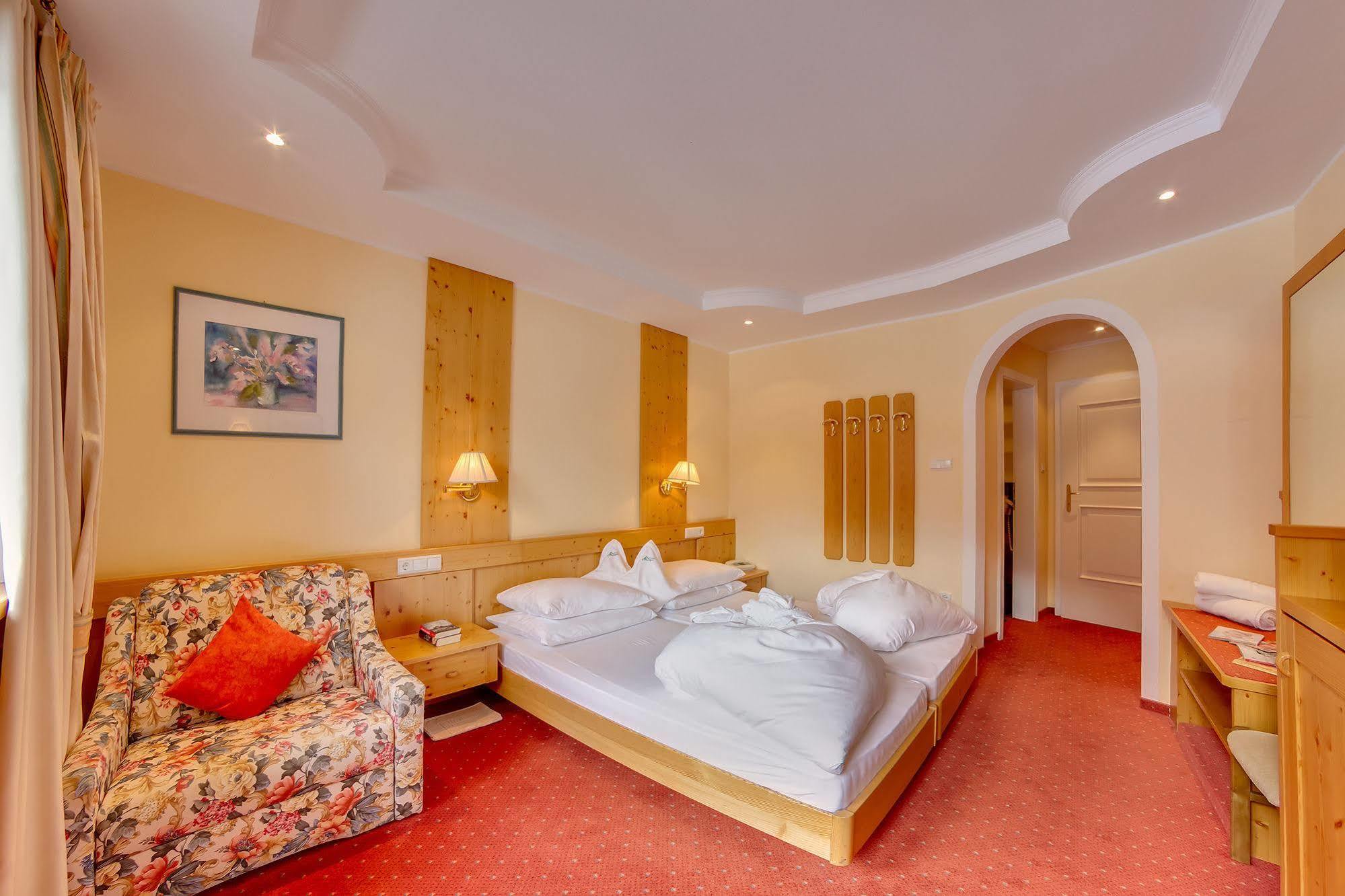 Hotel Berger Superior Riva di Tures Ngoại thất bức ảnh